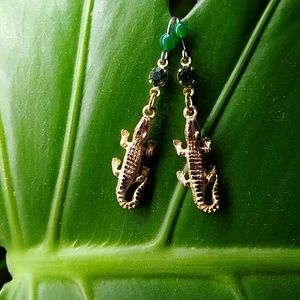 Unique Chic! Alligator / Crocodile Stone Pendants